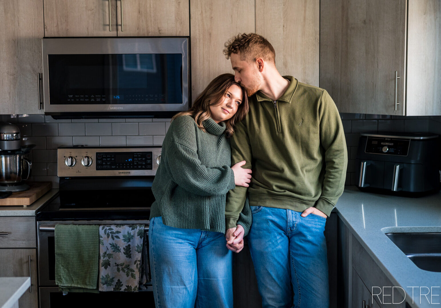 at_home_engagement_session_edmonton98