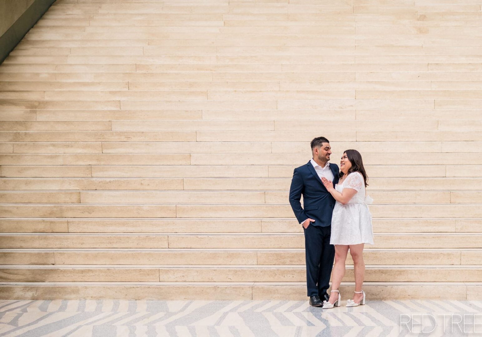 city_hall_edmonton_couple_photos42
