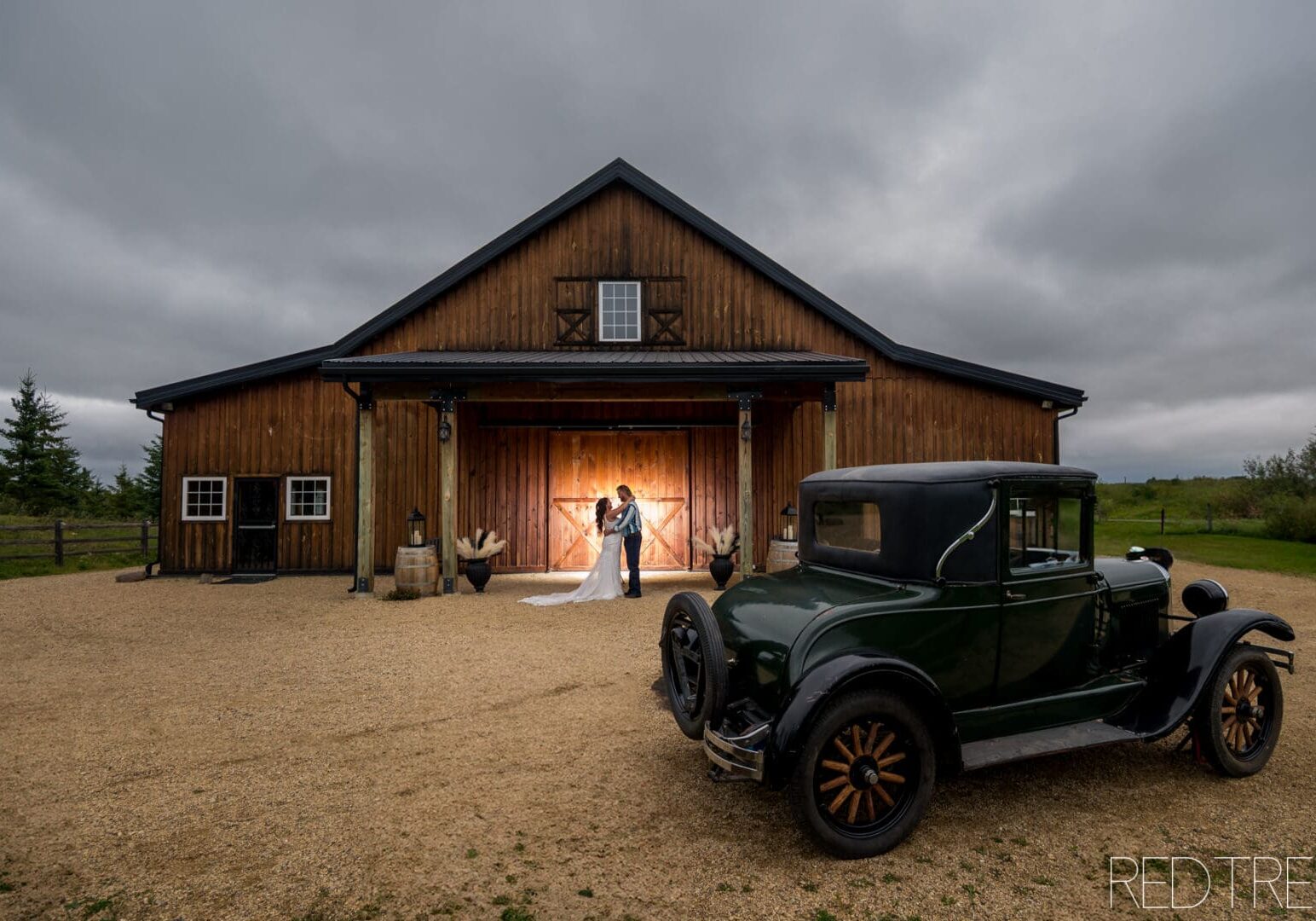 lions_garden_wedding_reception_barn75