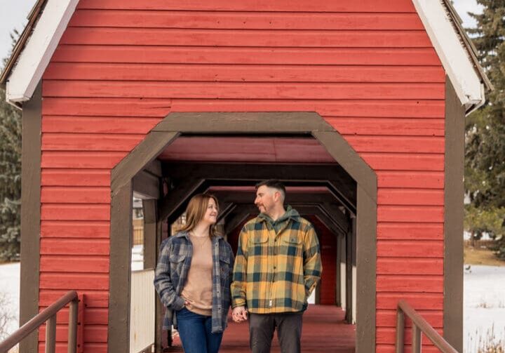 sherwood_park_covered_bridge_engagement_winter54
